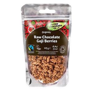 Raw gojibær overtrukket med rå chokolade og rullet i raw kakaopulver