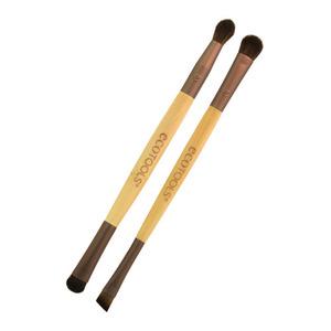 Ecotools Eye Enhancing Duo Set består af to dobbeltsidede øjenskyggebørster, så du kan få mere plads i din makeuptaske uden at gå ned på udstyr!