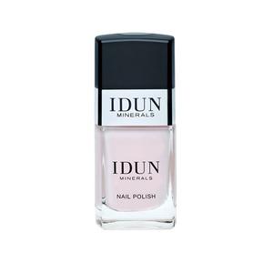Idun Neglelak Marmor er en elegant sart lyserød/nude lak med god holdbarhed.