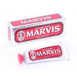 Marvis er den ultimative klassiske tandpasta - denne variant er med Cinnamon Mint (rejsestørrelse).