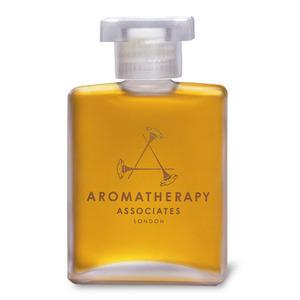 Aromatherapy Associates Relax Deep Bath & Shower Oil har en afslappende effetkt og kan med sine aromatiske olier hjælpe dig med at opnå en bedre og dybere nattesøvn.