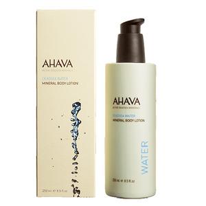 Ahava Deadsea Water Mineral Body Lotion giver huden masser af fugt så den forbliver blød og behagelig hele dagen.