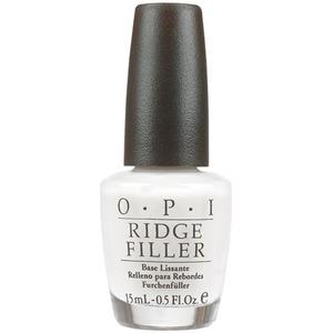 OPI Ridge Filler Base Coat gør neglen jævn så du får en perfekt base at lægge neglelak på.