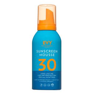 EVY Sunscreen Mousse SPF 30 er en langtidsbeskyttende solcreme til alle hudtyper - Denne er perfekt til den mere sensitive hud