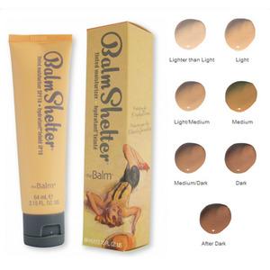 theBalm BalmShelter Tinted Moisturizer har SPF18, så din hud både bliver beskyttet, fugtet og gøres mere ensartet.