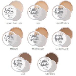 Denne cremede foundation fra theBalm har en fantastisk dækkevne og er super let at arbejde med