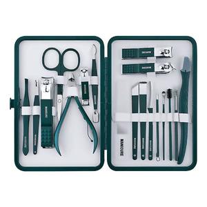 Uniq 18-i-1 Manicure / Grooming Kit Mørkegrøn 18 Stk